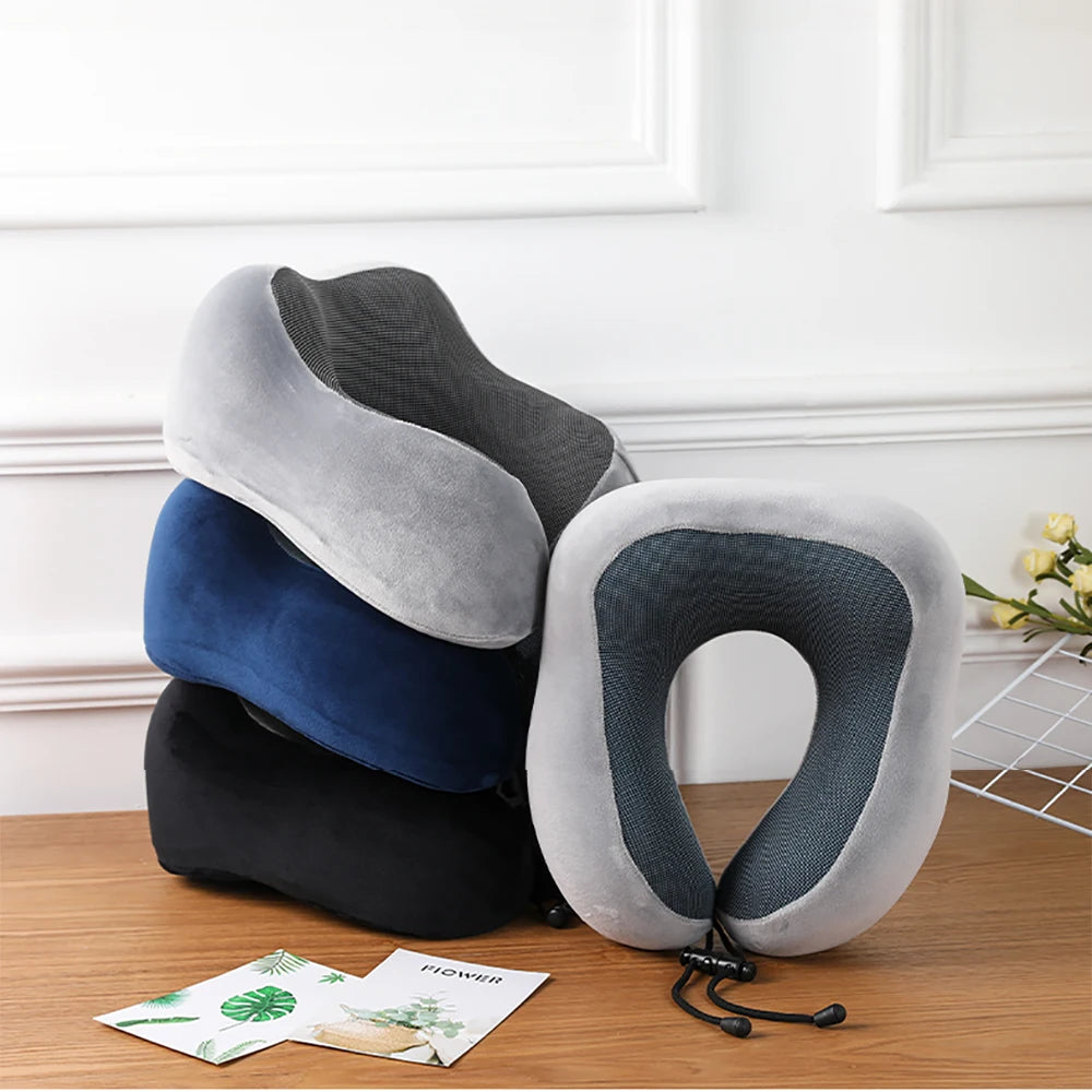 Coussin de Voyage Doux en Mousse à Mémoire de Forme – Oreiller Cervical en U pour Avion et Soutien du Cou