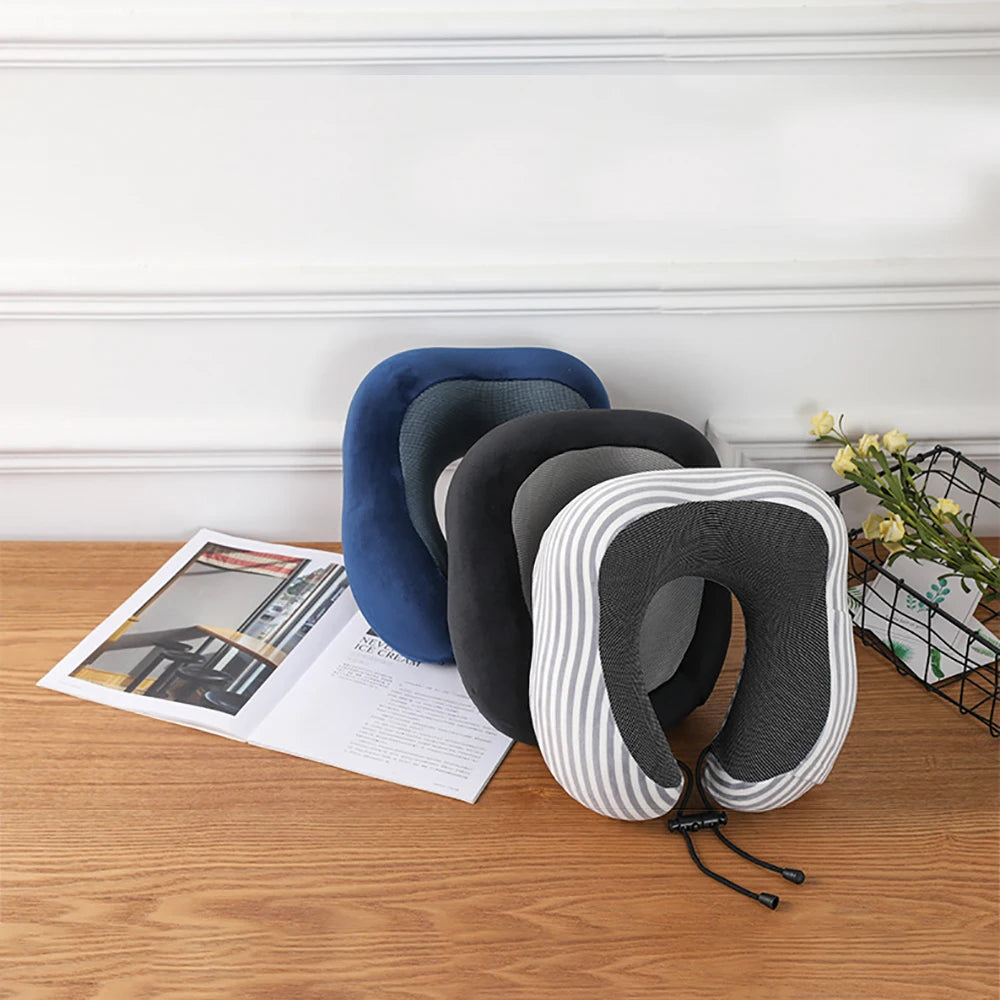 Coussin de Voyage Doux en Mousse à Mémoire de Forme – Oreiller Cervical en U pour Avion et Soutien du Cou